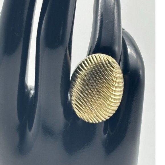 Vintage Kiam Family Large High Dome Textured Brass Ring From 1970s Unisex Signed - Picture 2 of 16